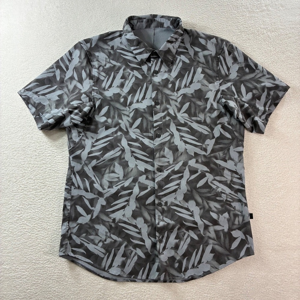Lululemon One Thing At A Time‎ Button Shirt Mens Medium Gray Floral AOP Stretch